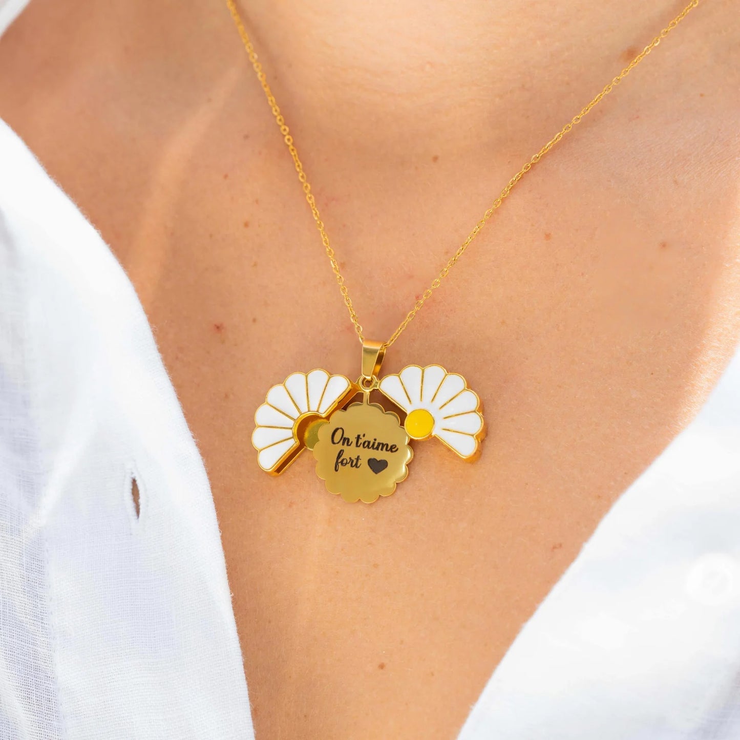 قلادة الزهرة