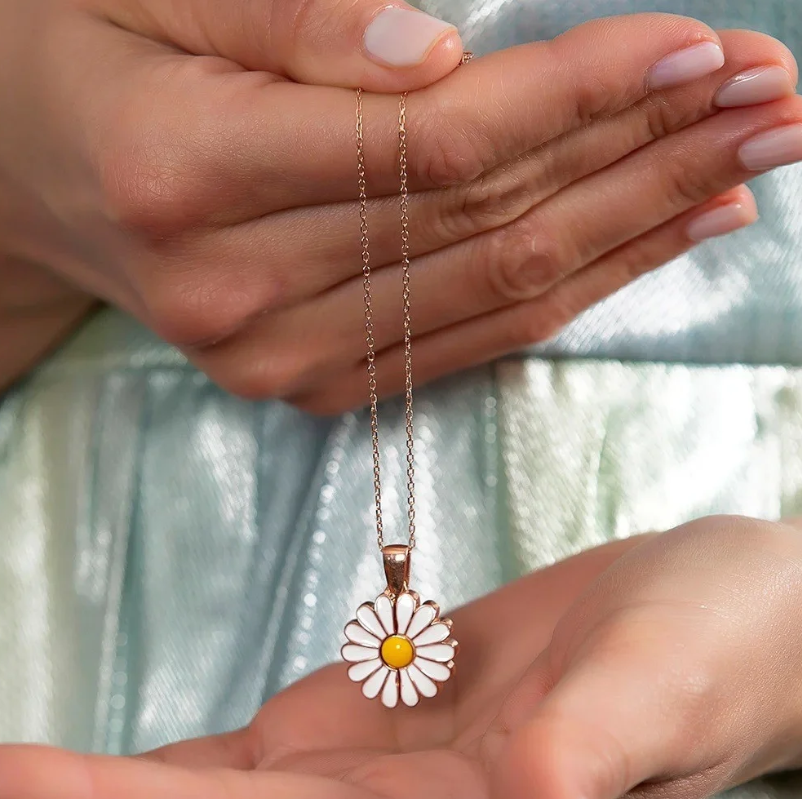 قلادة الزهرة